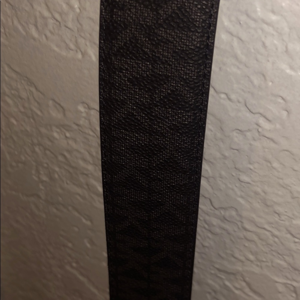 Michael Kors reversible belt - Picture 2 of 2